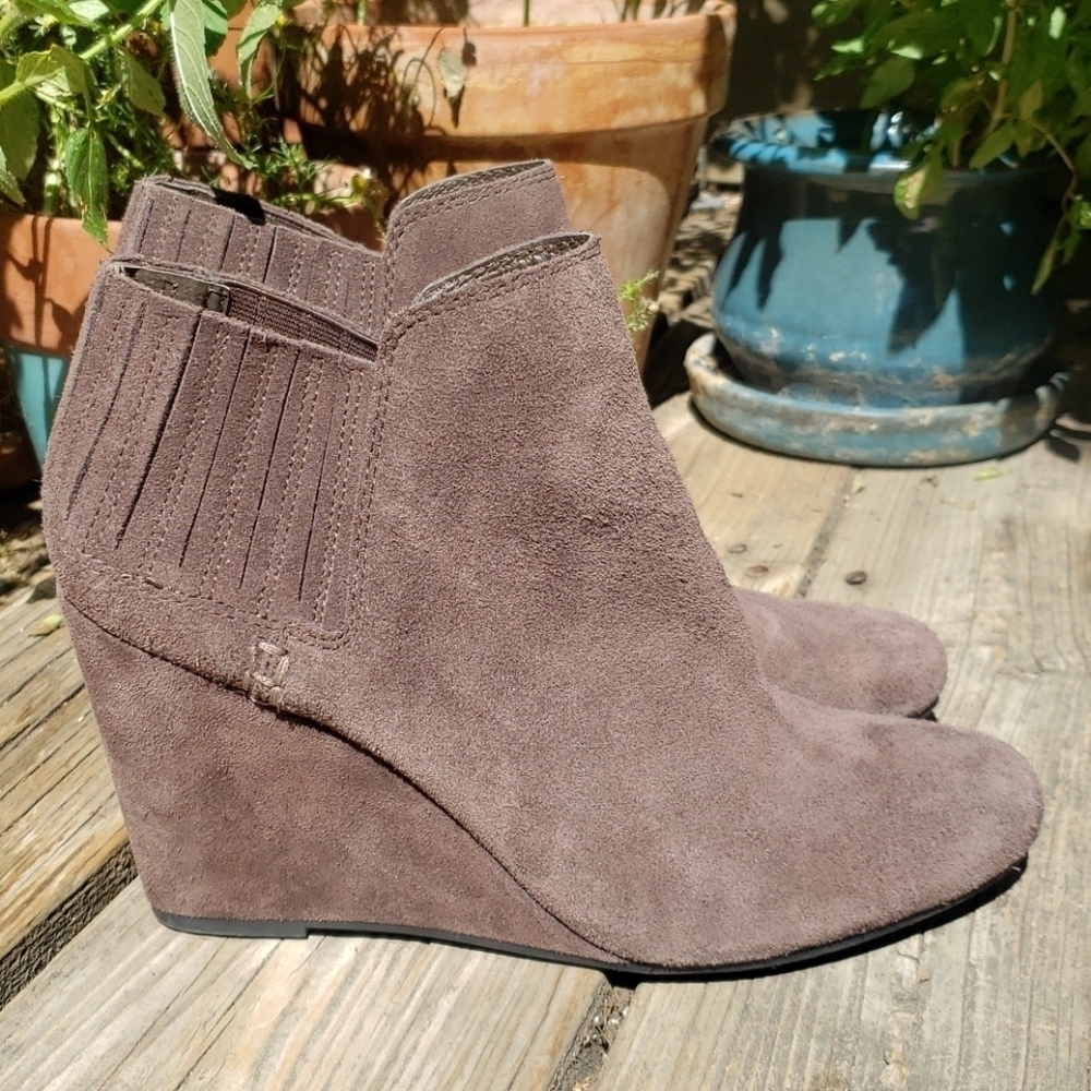 Dolce Vita Gwynn Suede Wedge Booties  10